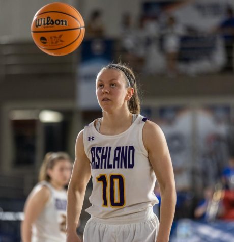 Eagle guard Hallie Heidemann stands at the free throw line against UT Tyler in the Elite Eight.