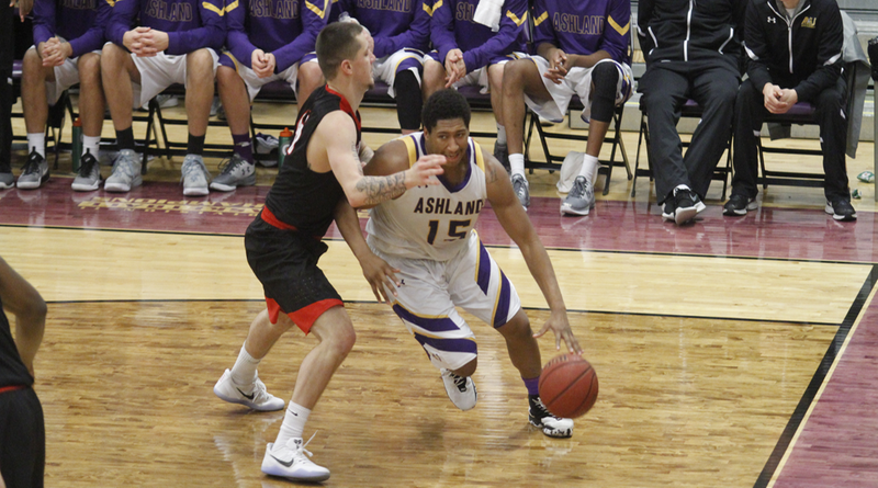 Eagles sweep Michigan road trip