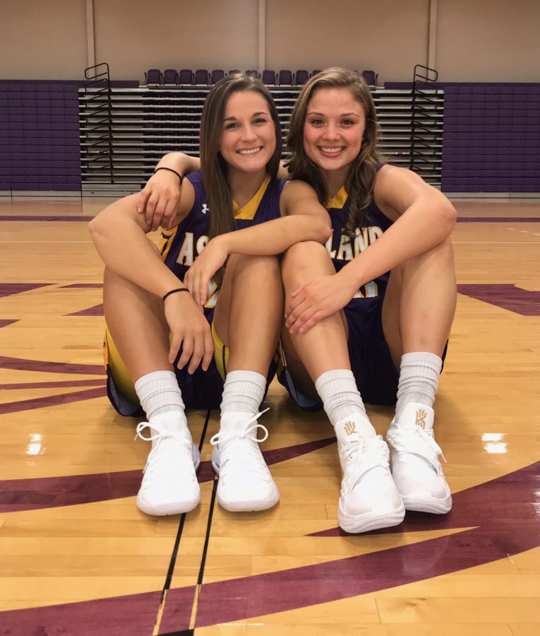 Smith (left) and Dackin (right) pose for a photo before team pictures.