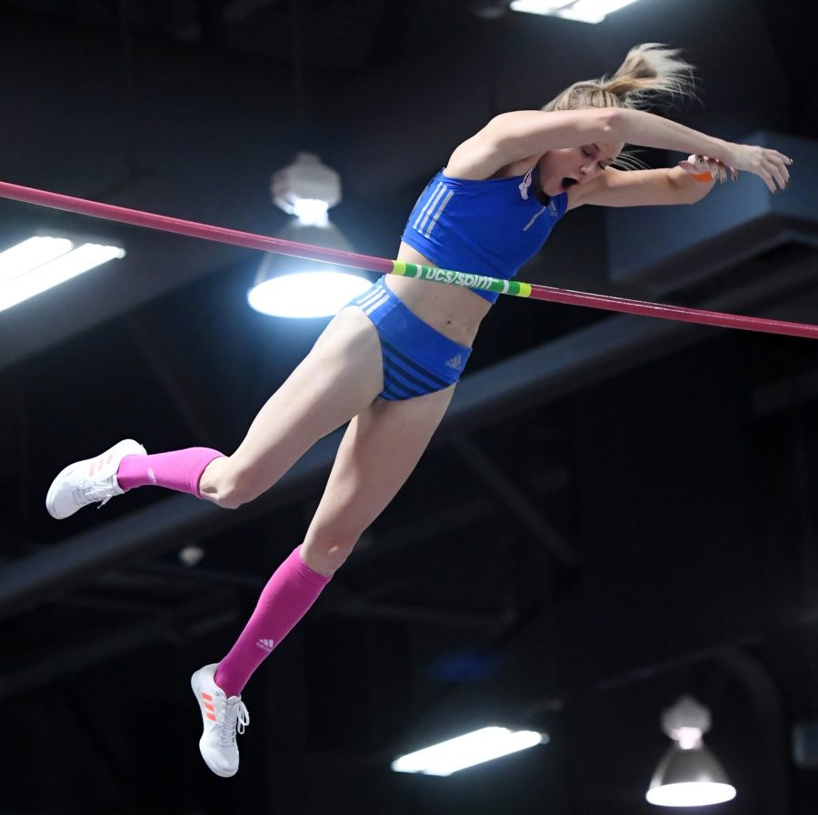 Katie Nageotte pole vaulting at the 2018 USATF Indoor National Championships.