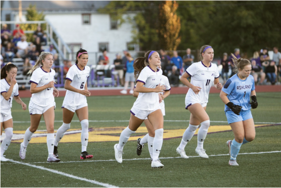 Last season, led by freshman goalkeeper Maddie Dolenga, the women’s soccer team takes the field with confidence as they hold an undefeated conference record. In 2022, they look to continue their program dominance.