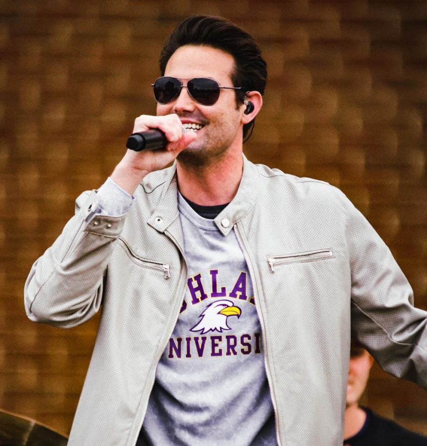 Eric Chesser performed on the campus of Ashland University to a crowd of students.