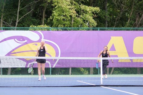 The womens tennis team is filled with young talent in the 2022-2023 season.