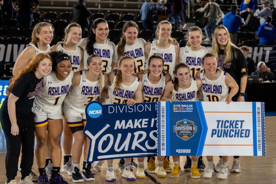 The Eagles stand at center court to celebrate their win in the Final Four against Glenville State