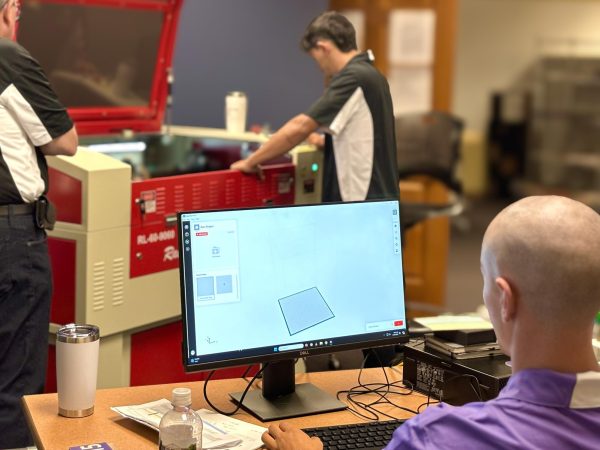 Joao Cardoso preparing 3D object to be printed.