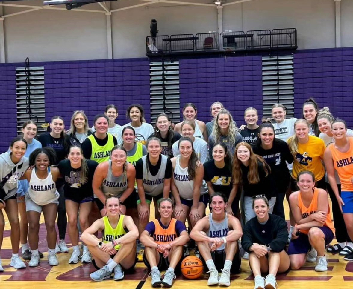 Alumni participants before taking on 3v3 tournament games.