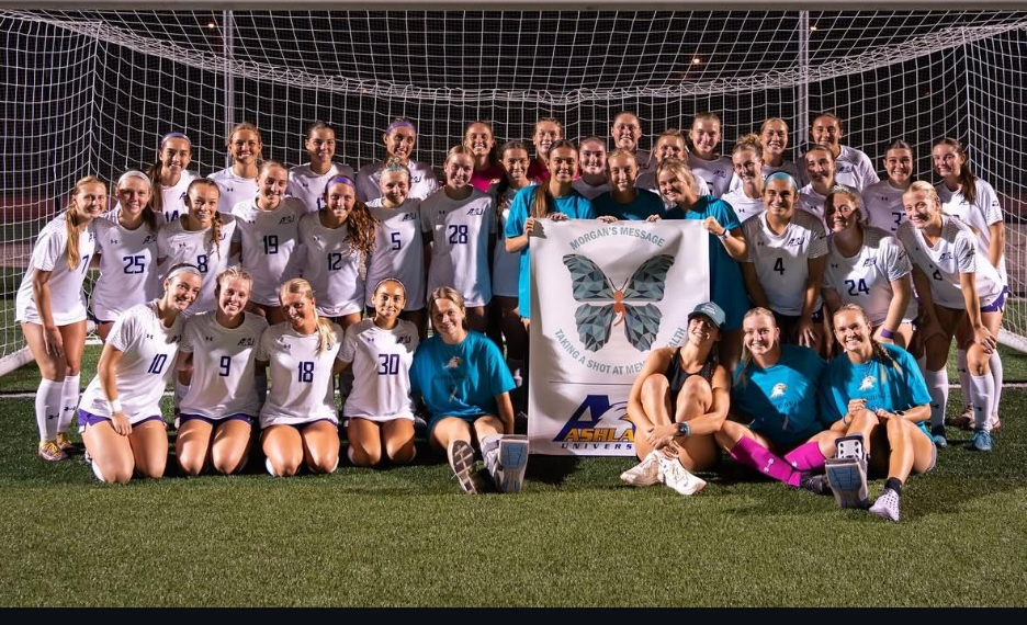 Eagles pose for Morgans Message