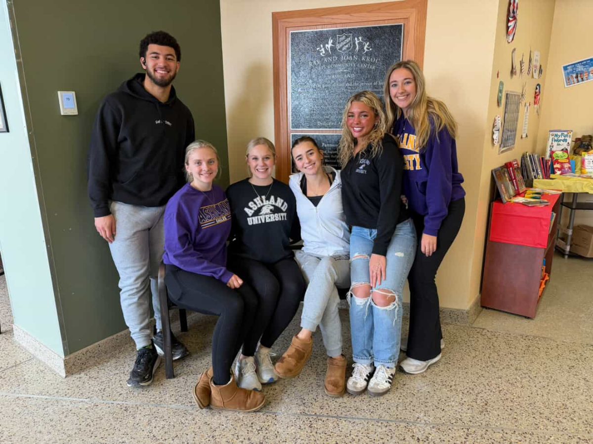Dru Johnson, Lauren Bartlett, Paige Kaltenbaugh, Evie Pryor, Pacey Chrastina and Brooke Raver at Ashland’s Salvation Army. 