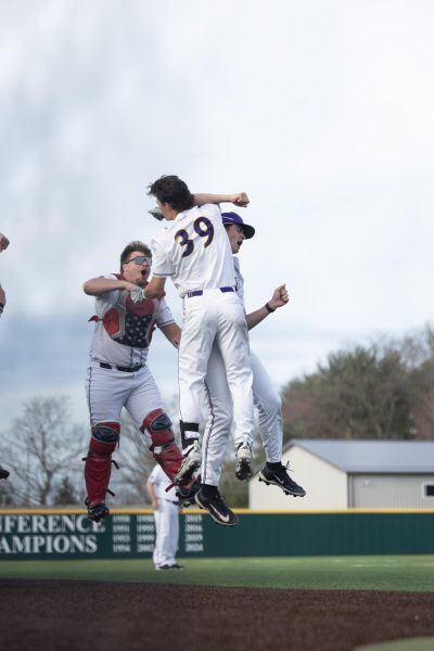 Freshman Max Albert continues strong rookie season with 2 hits and 2 RBIs. 